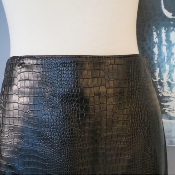 Express Faux Snakeskin Skirt - Picture 4 of 5